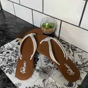 Volcom sandals size 7